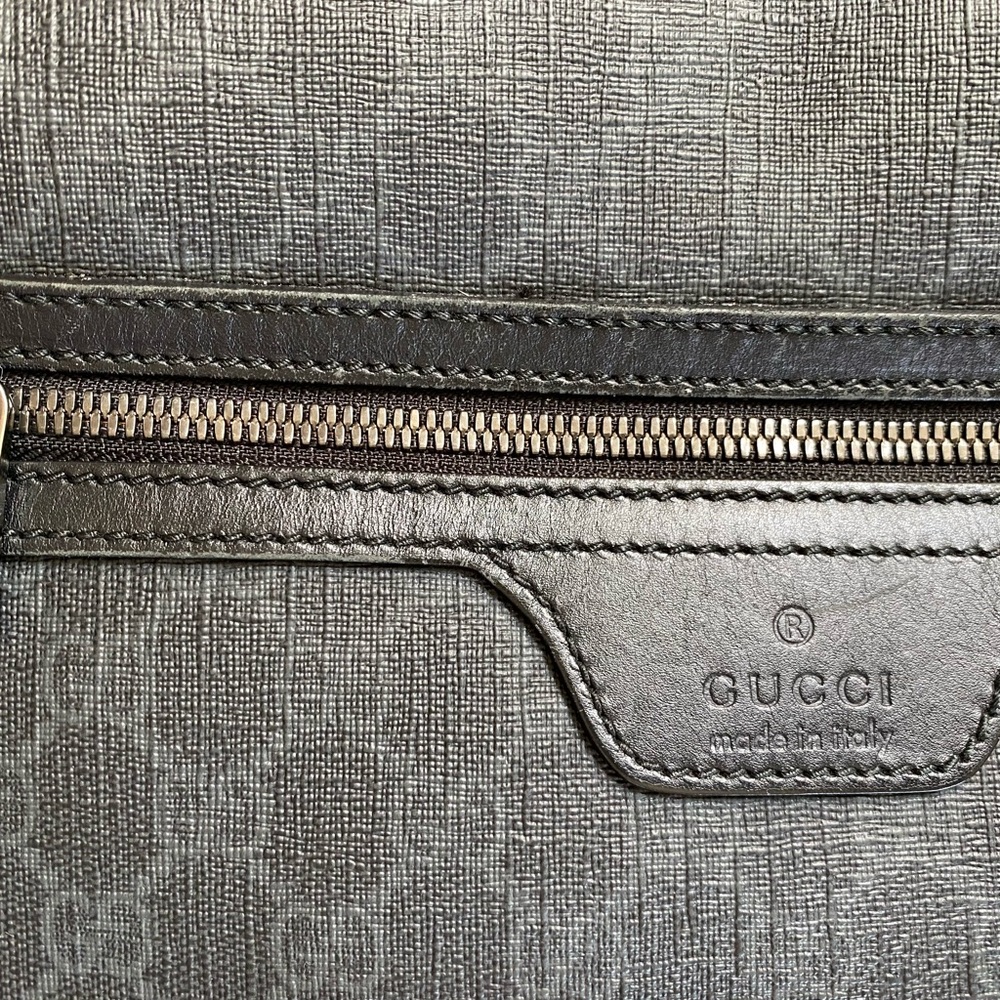 Gucci Black Gg Supreme Unisex Messenger Bag - Picture 2 of 10